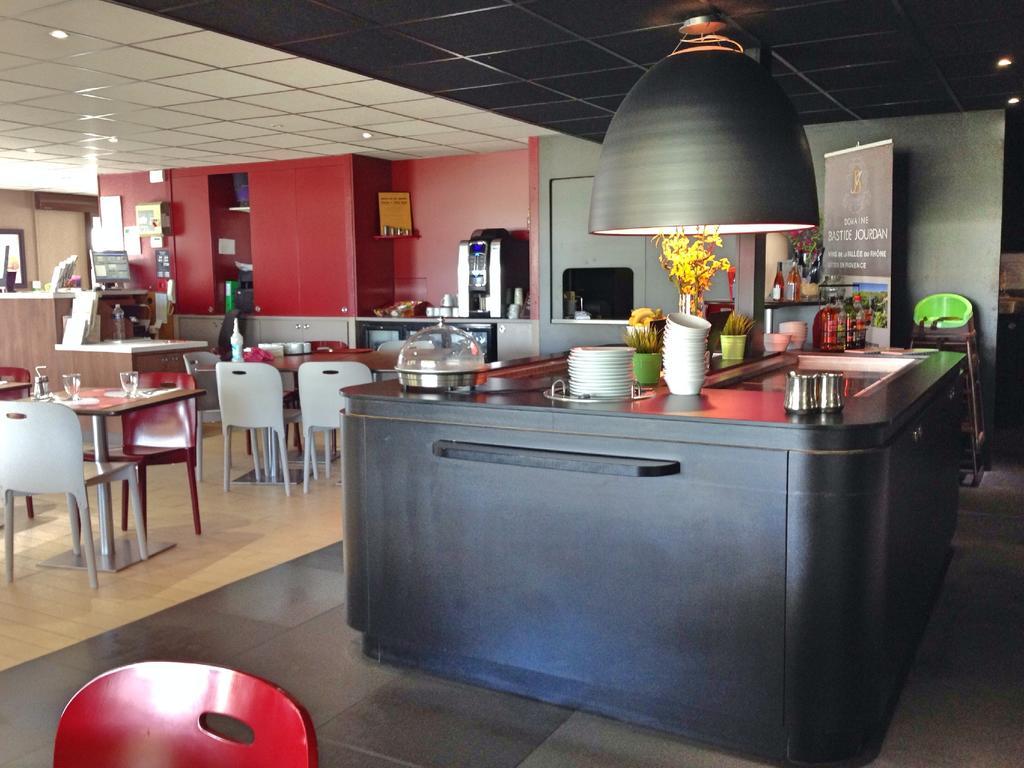 Hotel Campanile Bollene A7 Exteriér fotografie