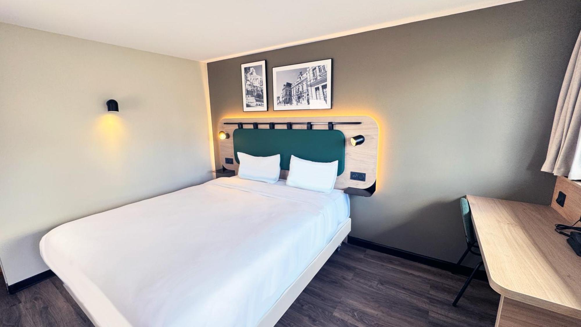 Hotel Campanile Bollene A7 Exteriér fotografie